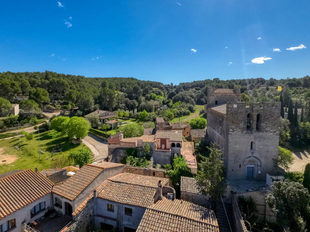 Experience Spain in its Authentic Form – Holidays in Catalonia in the Village of Saus