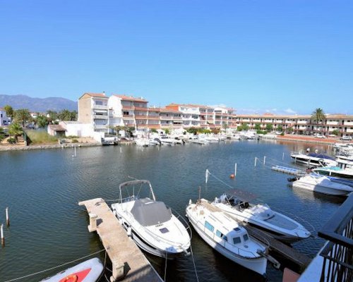 Apartment in Empuriabrava am Kanal zu vermieten