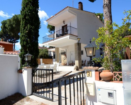 Strandnahes Ferienhaus Costa Brava mit Pool mieten